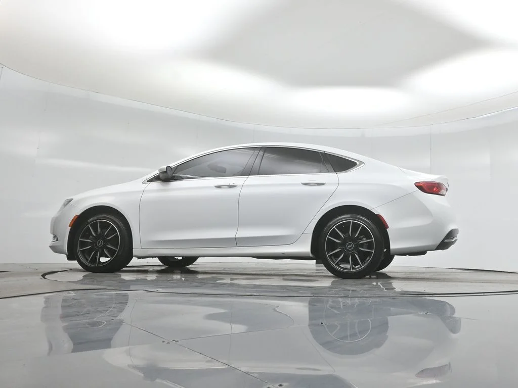 Used 2015 White Chrysler Limited image 48