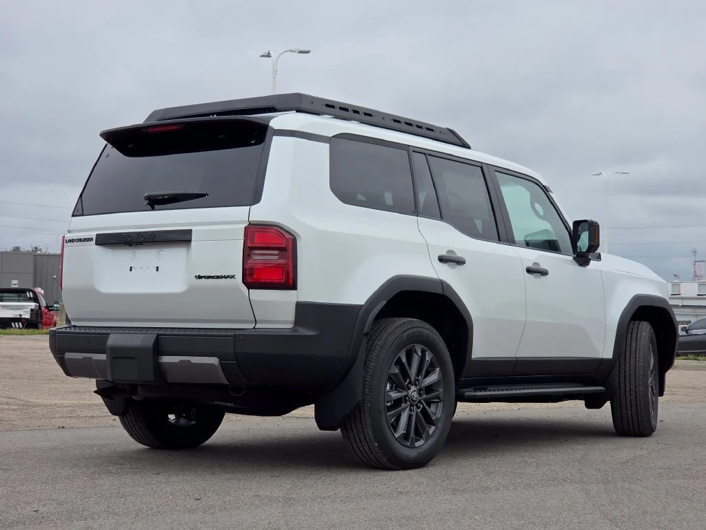 New 2027 Wind Chill Pearl Toyota Base image 28