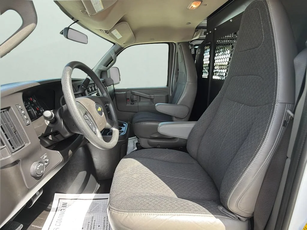 2025 Chevrolet Express Cargo Work Van - Photo 33