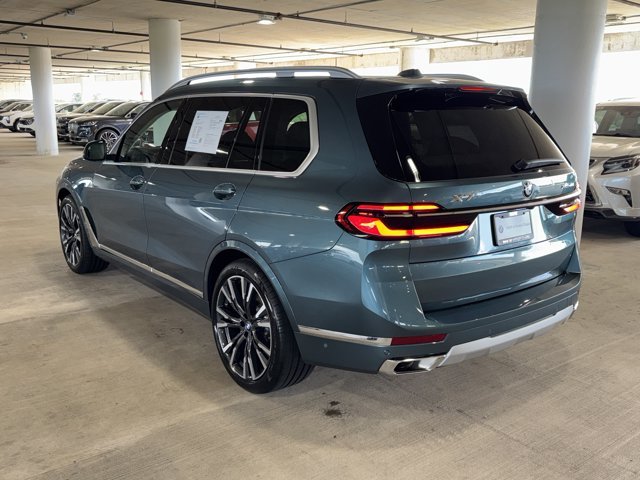 Used 2025 Blue BMW xDrive40i image 9