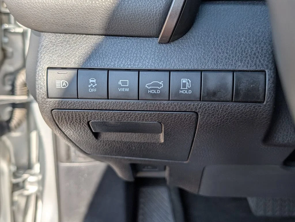 Used 2022 Silver Toyota XSE V6 image 15