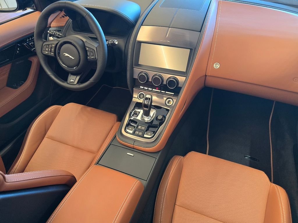 2024 Jaguar F-Type R75 - Photo 28