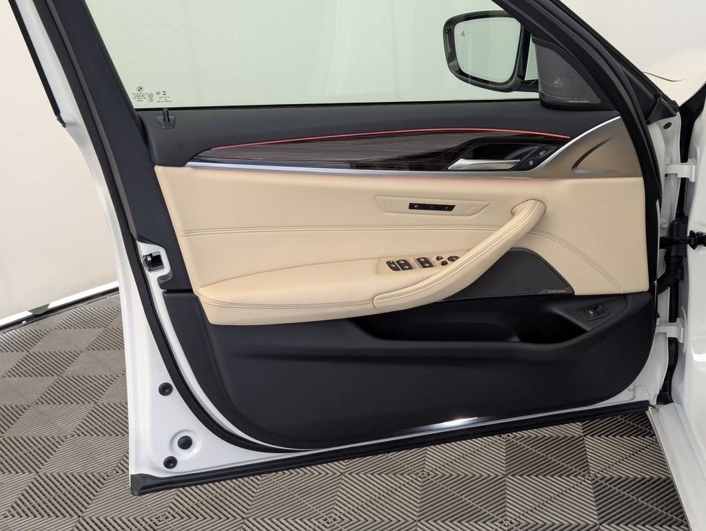 2023 BMW 5 Series 530i - Photo 52