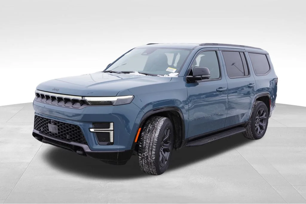 New 2026 Steel Blue Jeep Limited Altitude image 7