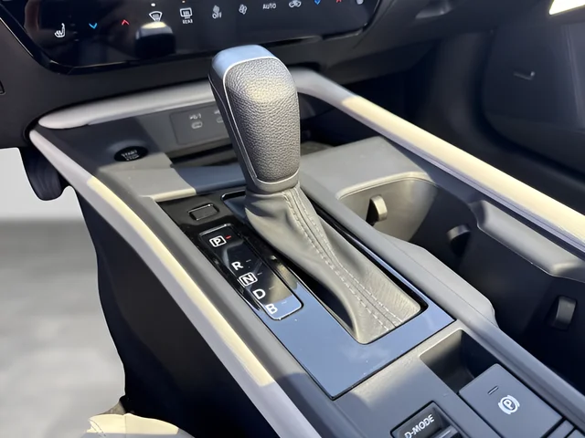 New 2026 Brown Nissan SL image 10