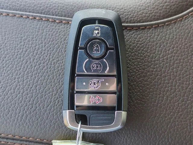 New 2026 Star White Metallic Tri-Coat Ford King Ranch® image 29