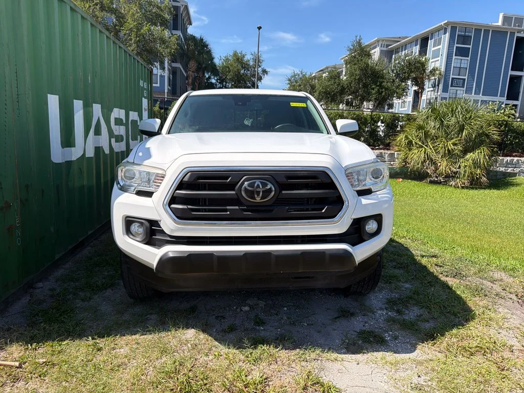 Used 2019 White Toyota SR5 image 5
