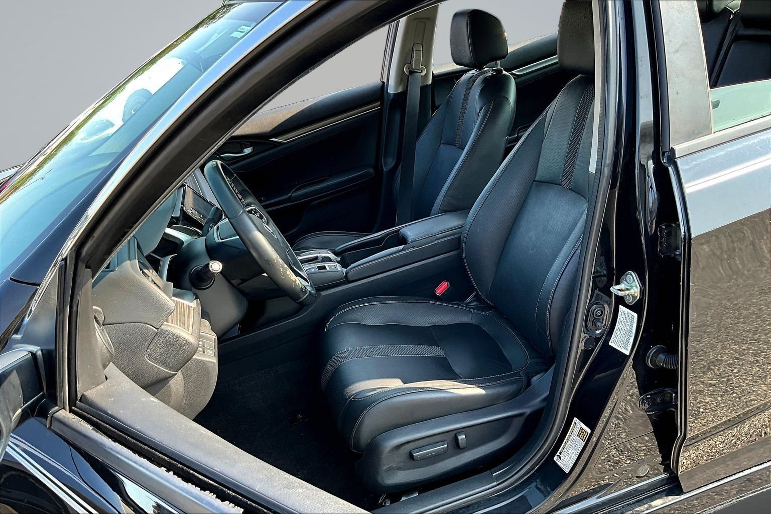 Used 2019 Black Honda EX-L image 20