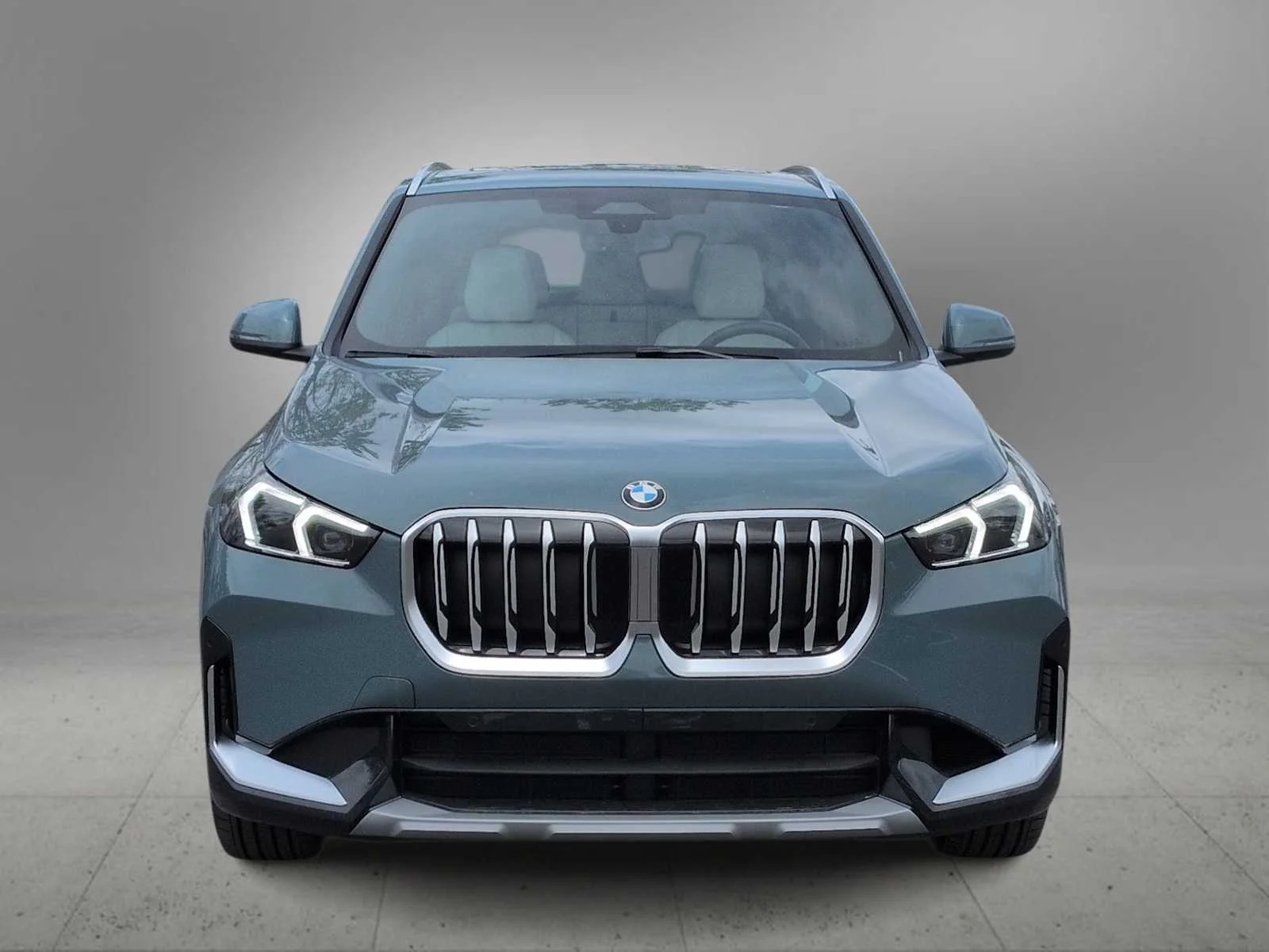 New 2026 Cape York Green Metallic BMW xDrive28i image 3