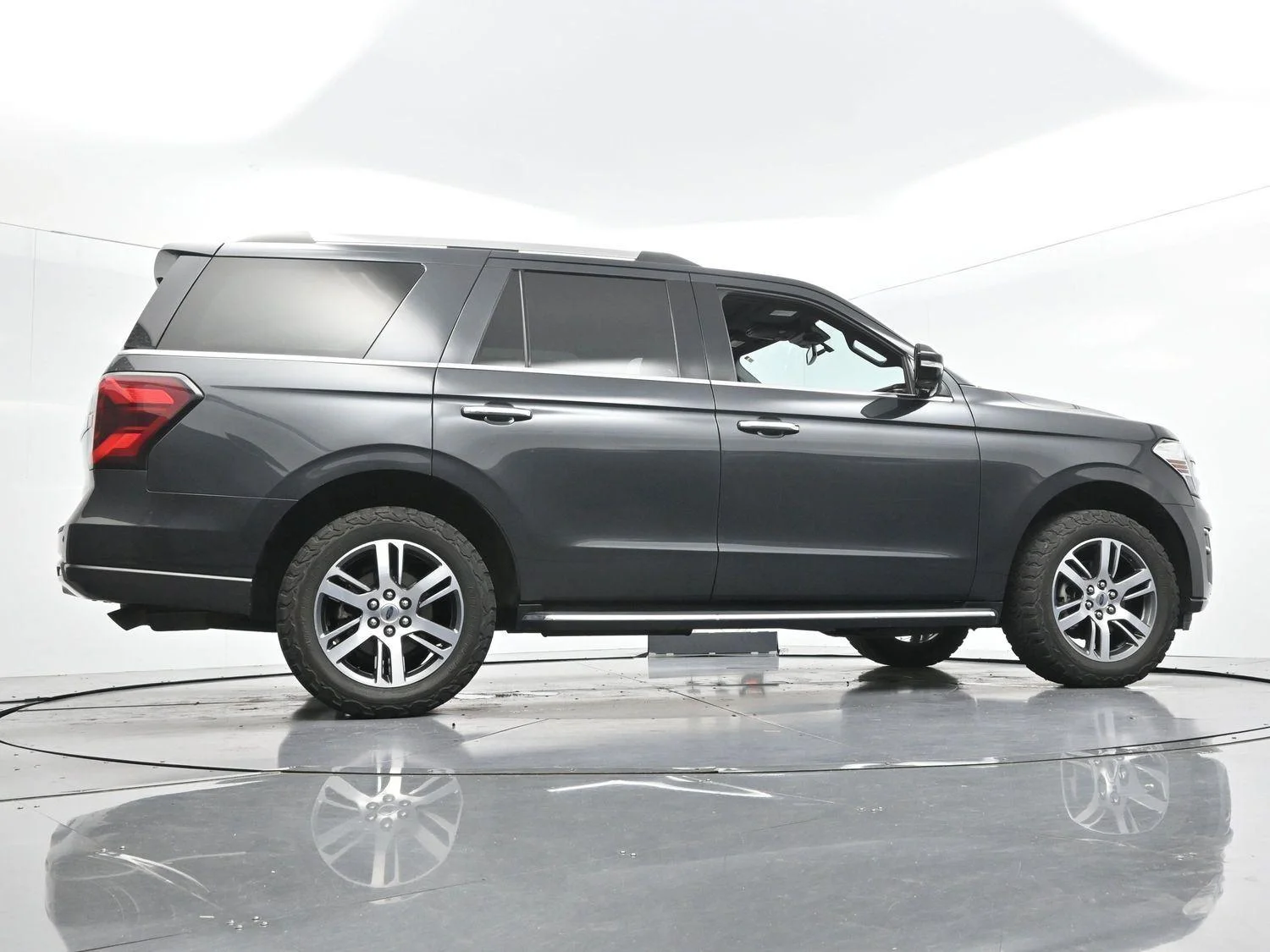Used 2022 Dark Matter Gray Ford Limited image 59