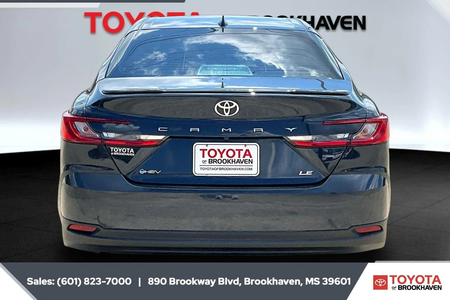 Used 2025 Underground Toyota LE image 4