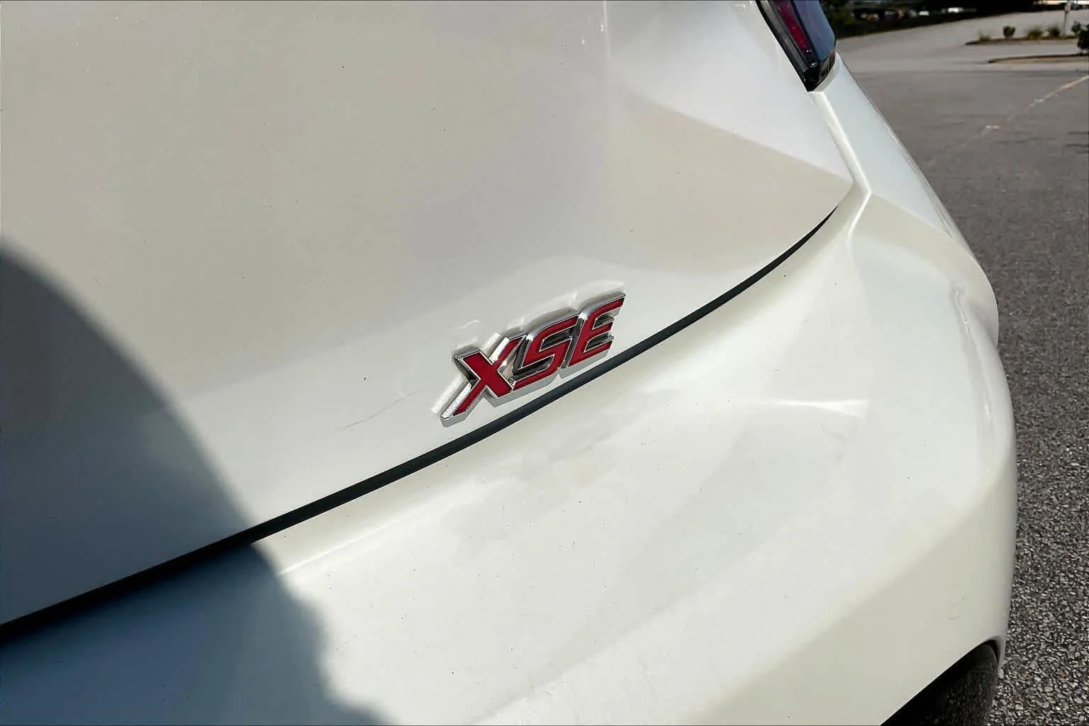 Used 2021 Wind Chill Pearl Toyota XSE image 10