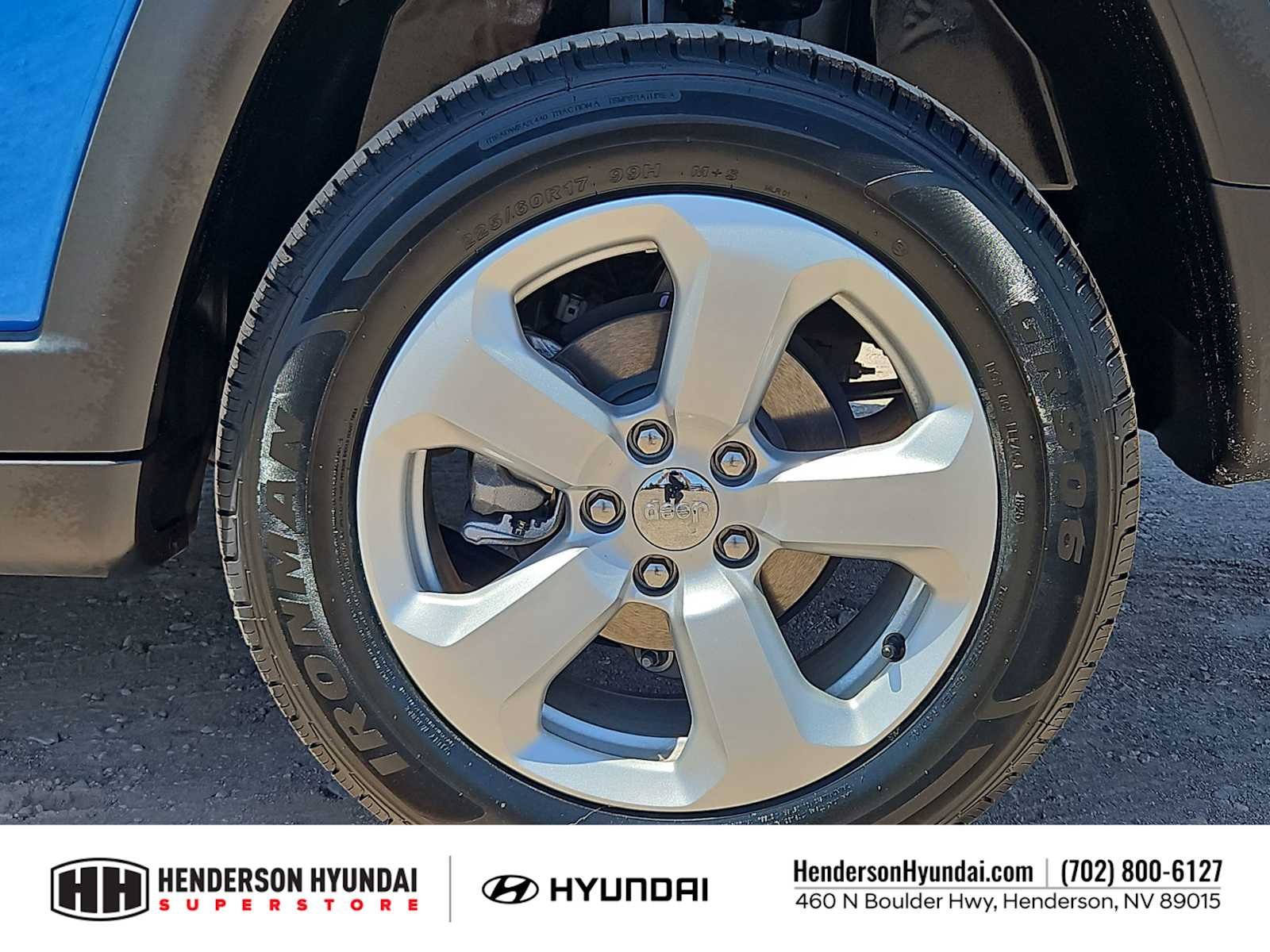 Used 2020 Laser Blue Pearlcoat Jeep Latitude image 13