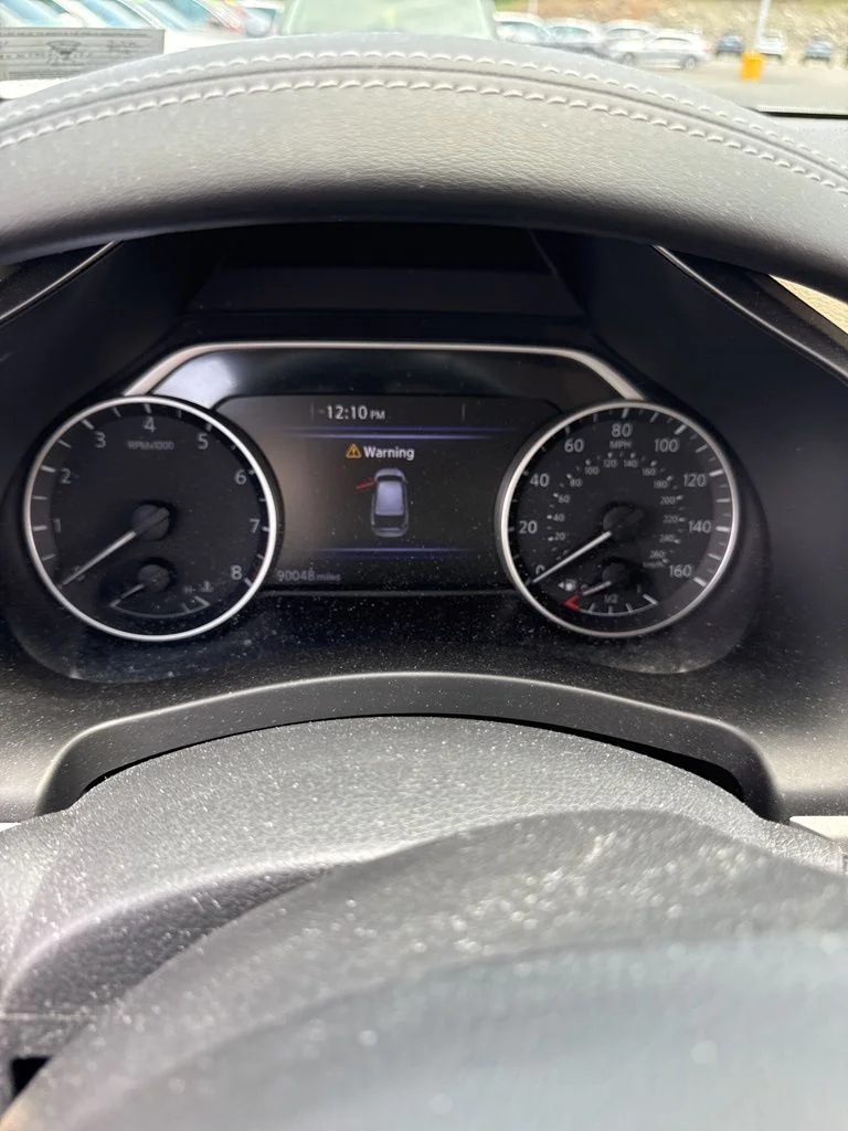 Used 2020 White Nissan SL image 8