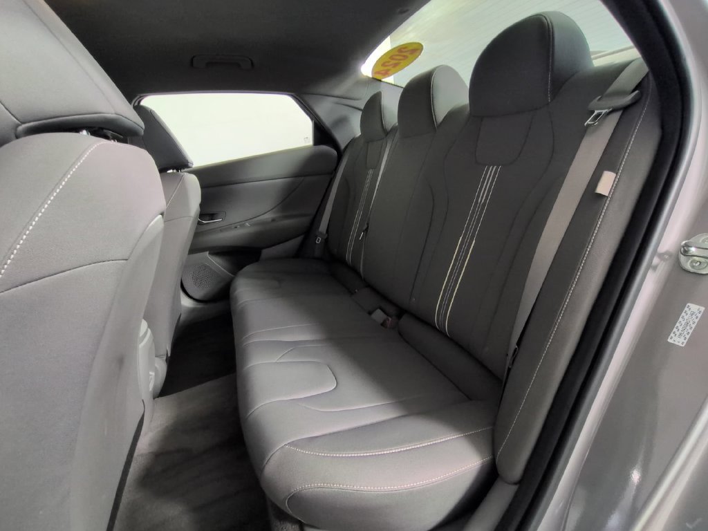 2024 Hyundai Elantra SEL - Photo 19