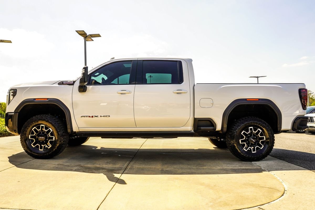 Used 2026 White GMC AT4X image 9