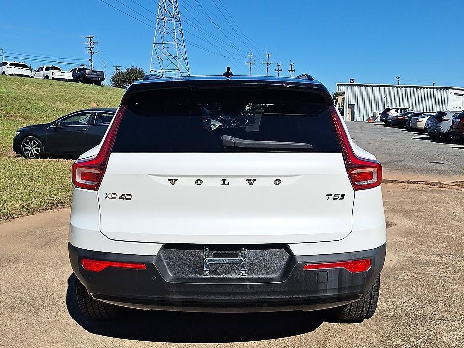 Used 2021 Crystal White Volvo R-Design image 23
