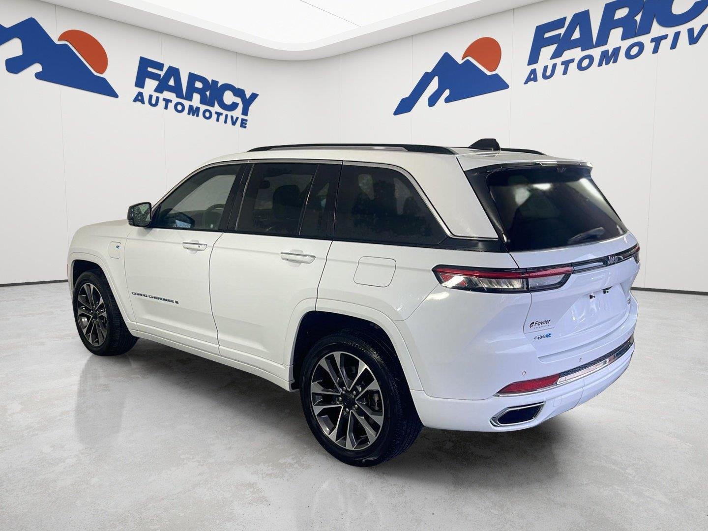 Used 2023 Bright White Clearcoat Jeep Overland image 30