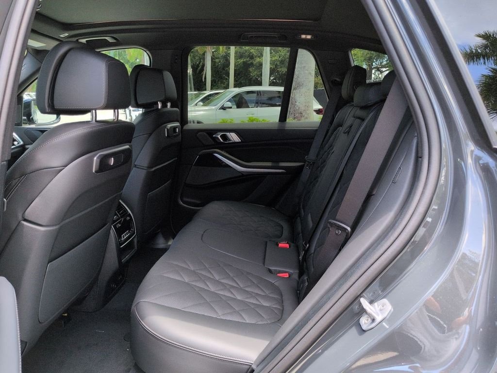 New 2026 Dravit Grey Metallic BMW xDrive50e image 14