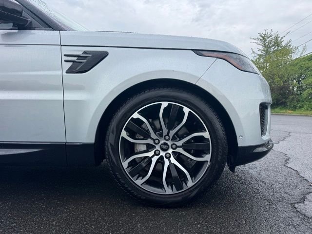 Used 2022 Silver Land Rover HSE Silver Edition image 9