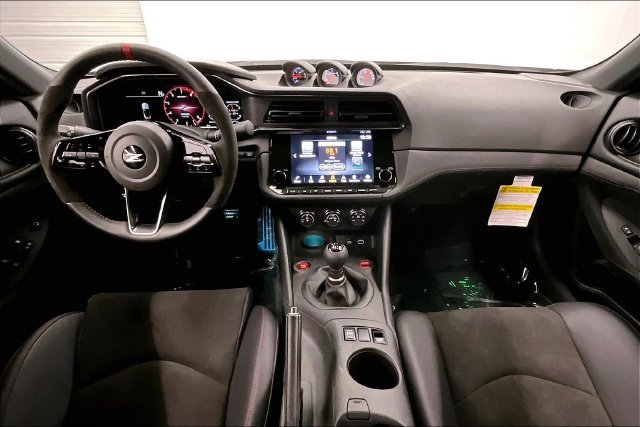 New 2027 Pearl White TriCoat/ Super Black Two Tone Nissan NISMO image 6