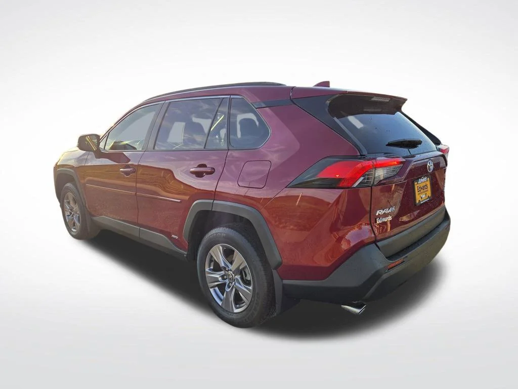 Used 2025 Red Toyota XLE image 5