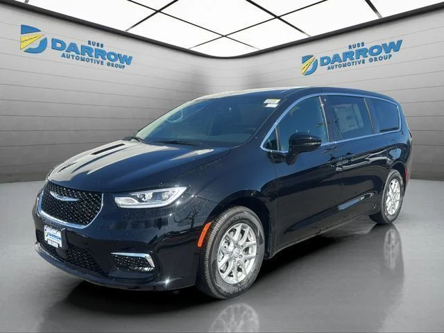 2026 Chrysler Pacifica Select's photo