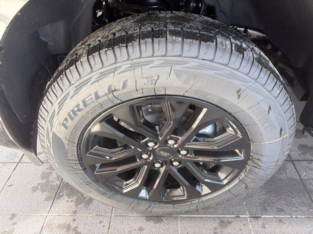New 2026 Agate Black Metallic Ford XLT image 6