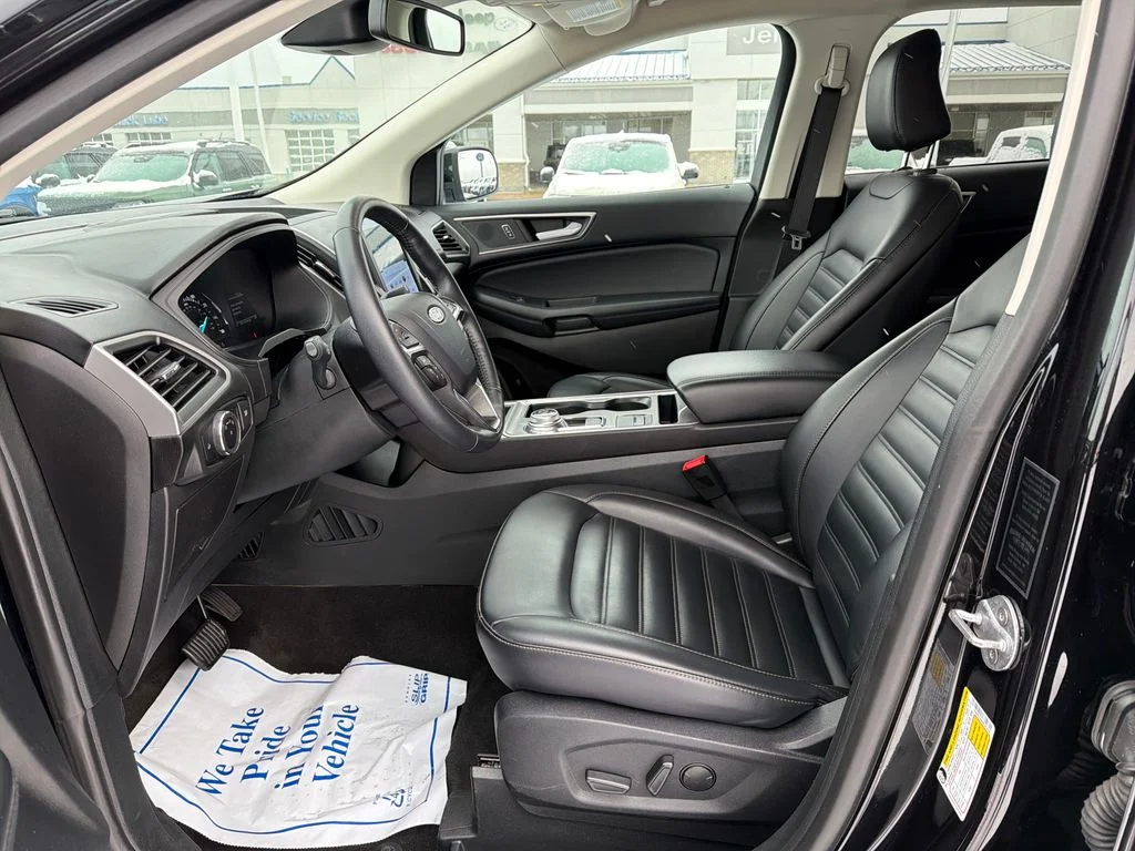 Used 2024 Black Ford SEL image 9