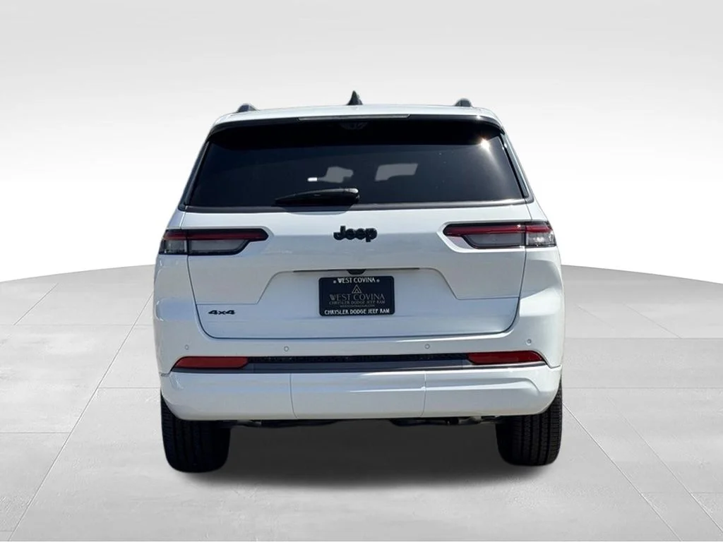 New 2026 Bright White Clear-Coat Exterior Paint Jeep Limited image 9