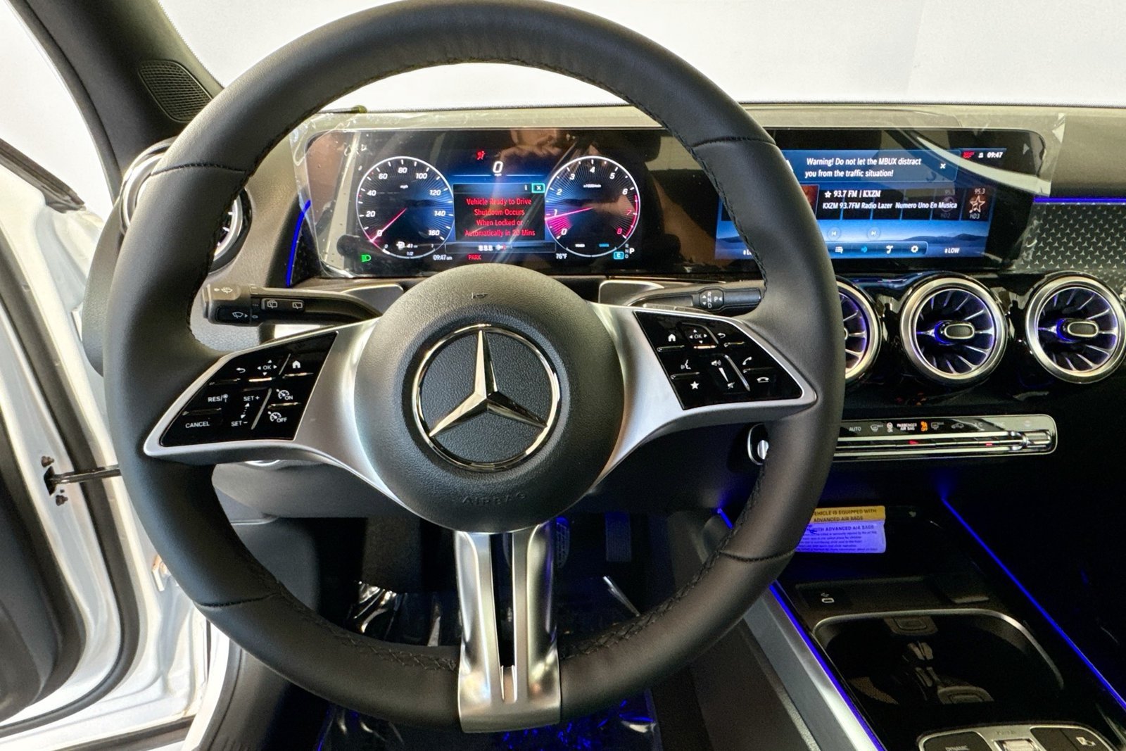 New 2026 Polar White Mercedes-Benz GLB 250 image 11