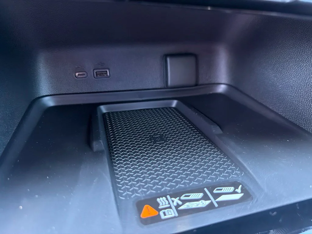 New 2027 Summit White Chevrolet LT image 23