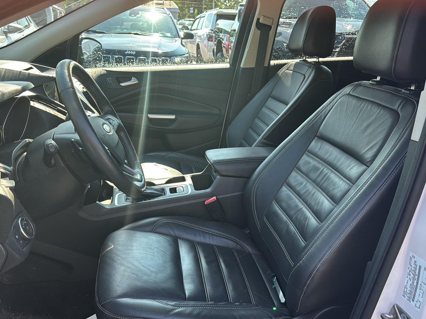 Used 2017 White Platinum Metallic Tri-Coat Ford Titanium image 5