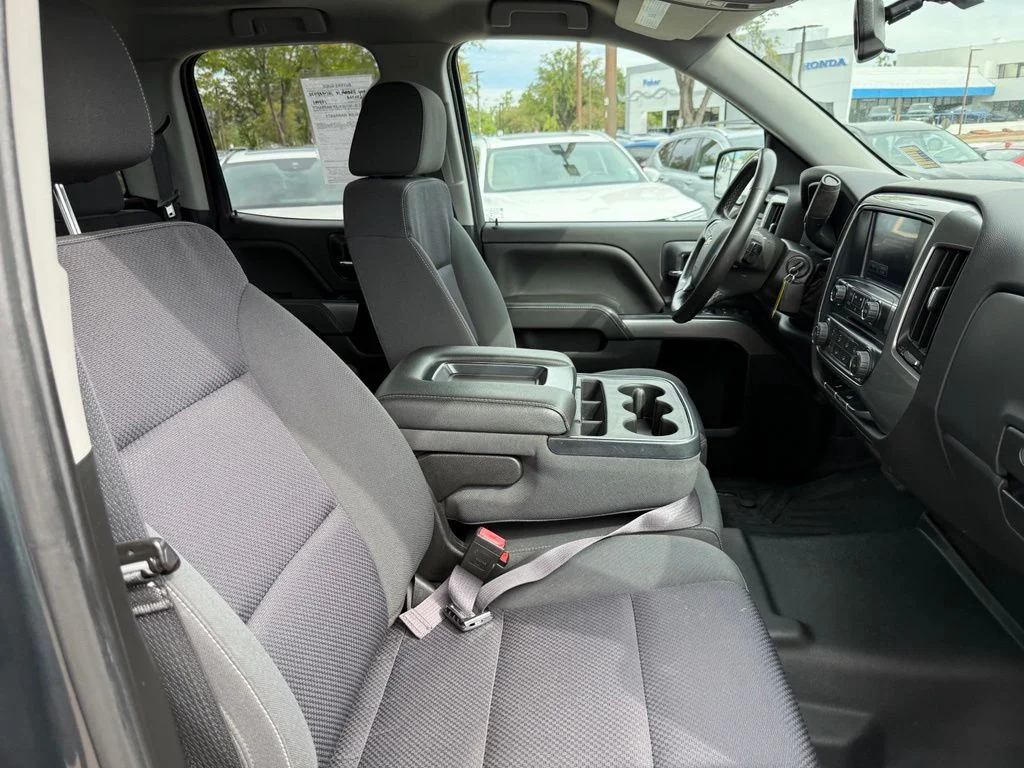 Used 2018 Graphite Metallic Chevrolet LT image 17