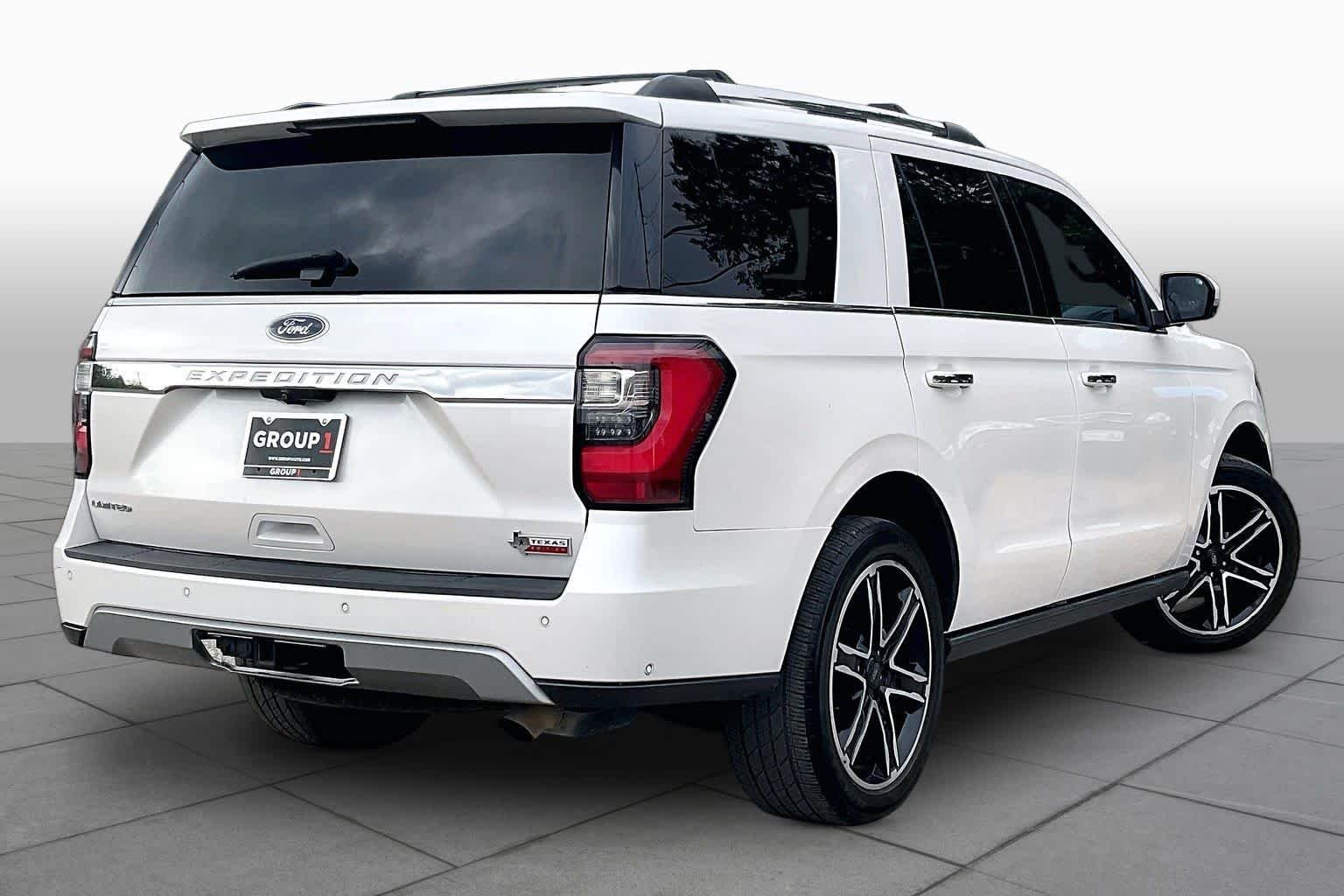Used 2019 White Platinum Metallic Tri-Coat Ford Limited image 13