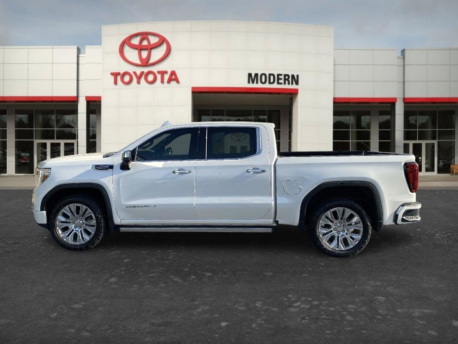 Used 2021 White Frost Tricoat GMC Denali image 8
