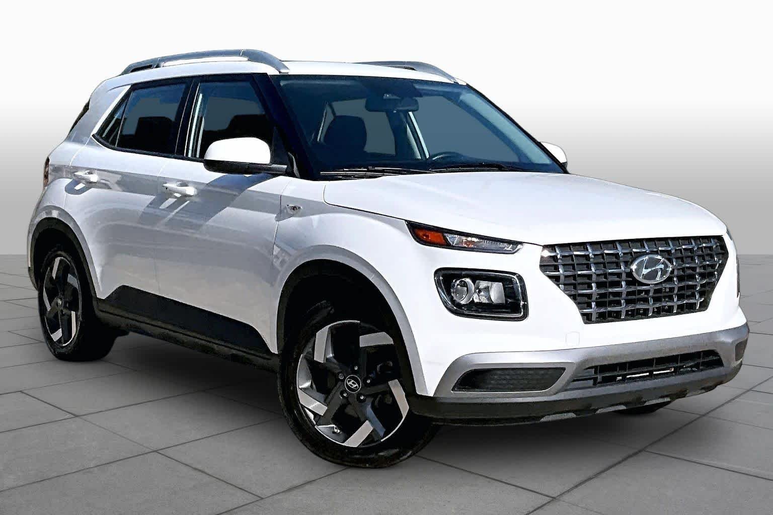 Used 2024 Lunar White Hyundai SEL image 3