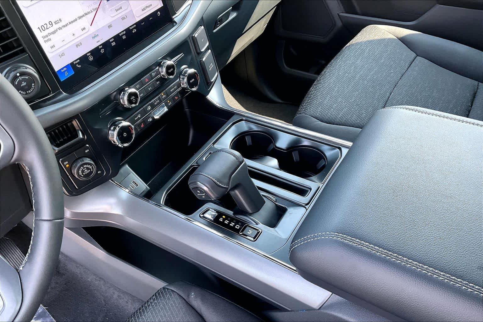 New 2026 Avalanche Ford XLT image 7
