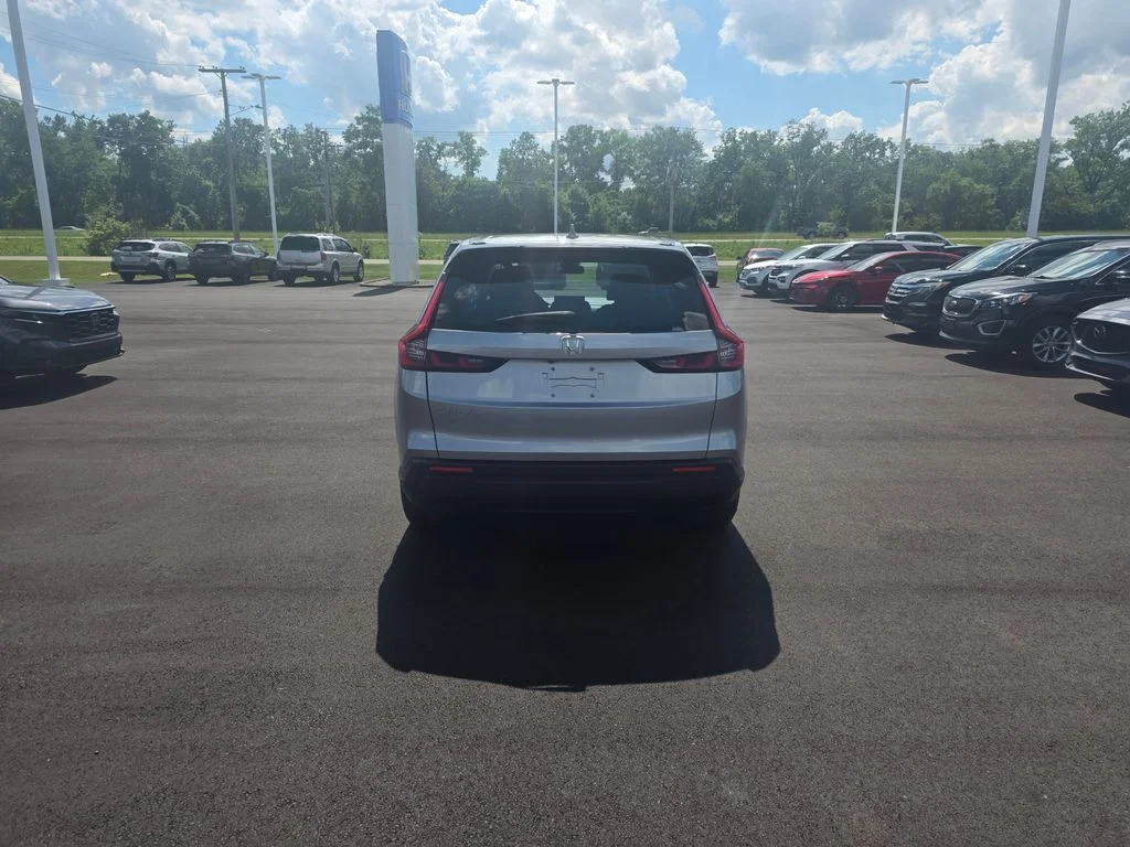 Used 2023 Lunar Silver Metallic Honda LX image 4