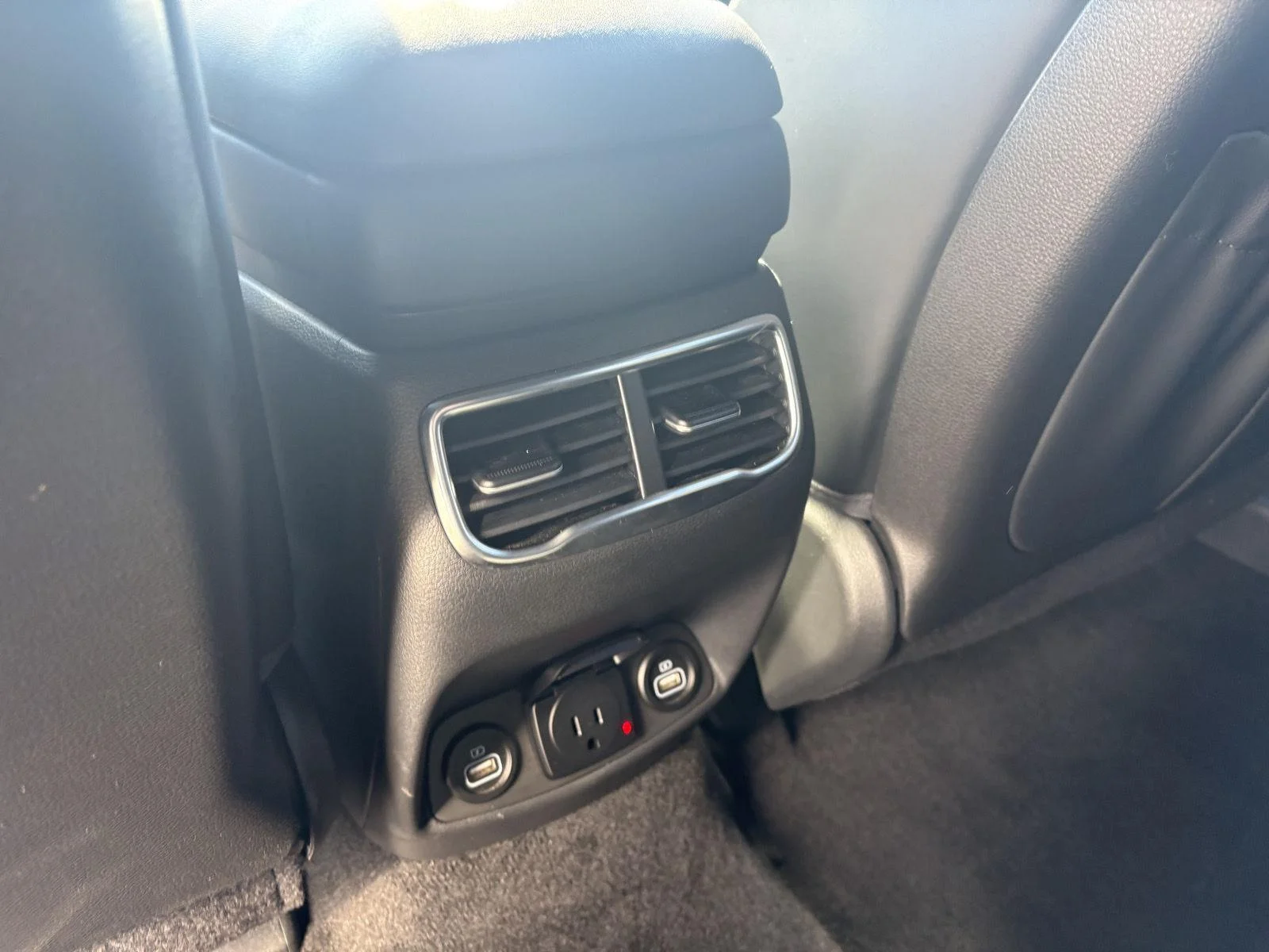Used 2023 White Hyundai Ultimate Calligraphy image 18