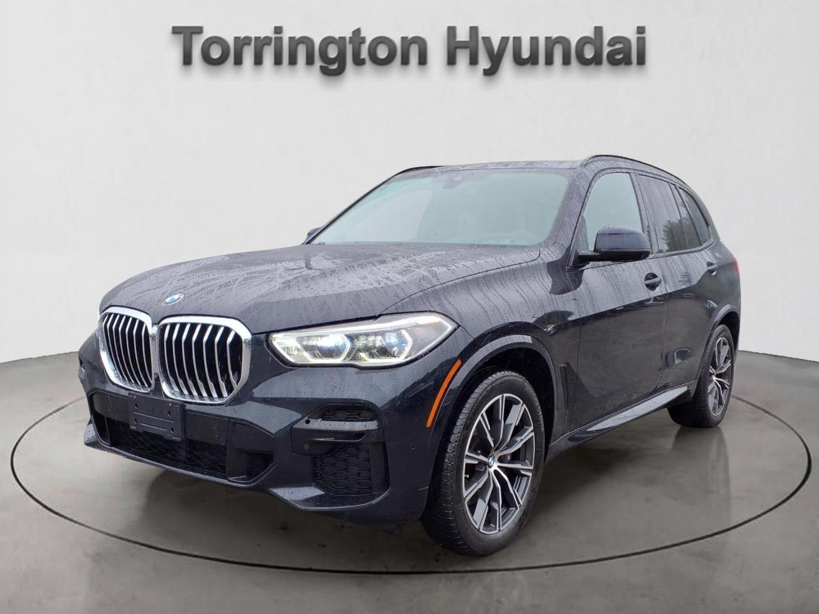 Used 2023 Carbon Black Metallic BMW xDrive40i image 1