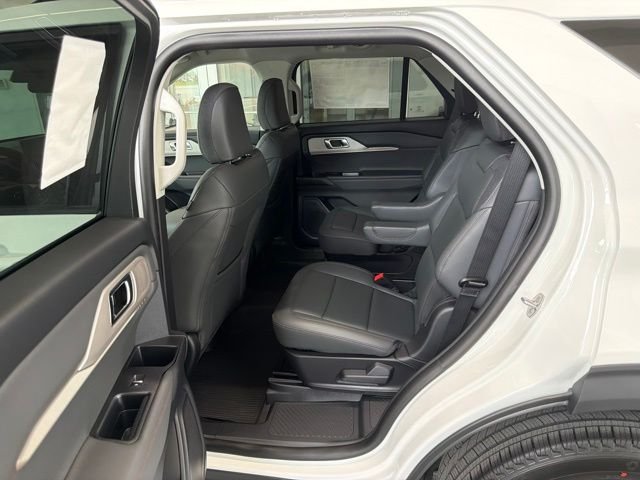 New 2026 Star White Metallic Tri-Coat Ford Active image 49