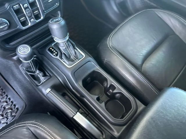 Used 2018 Black Jeep Unlimited Sahara image 22
