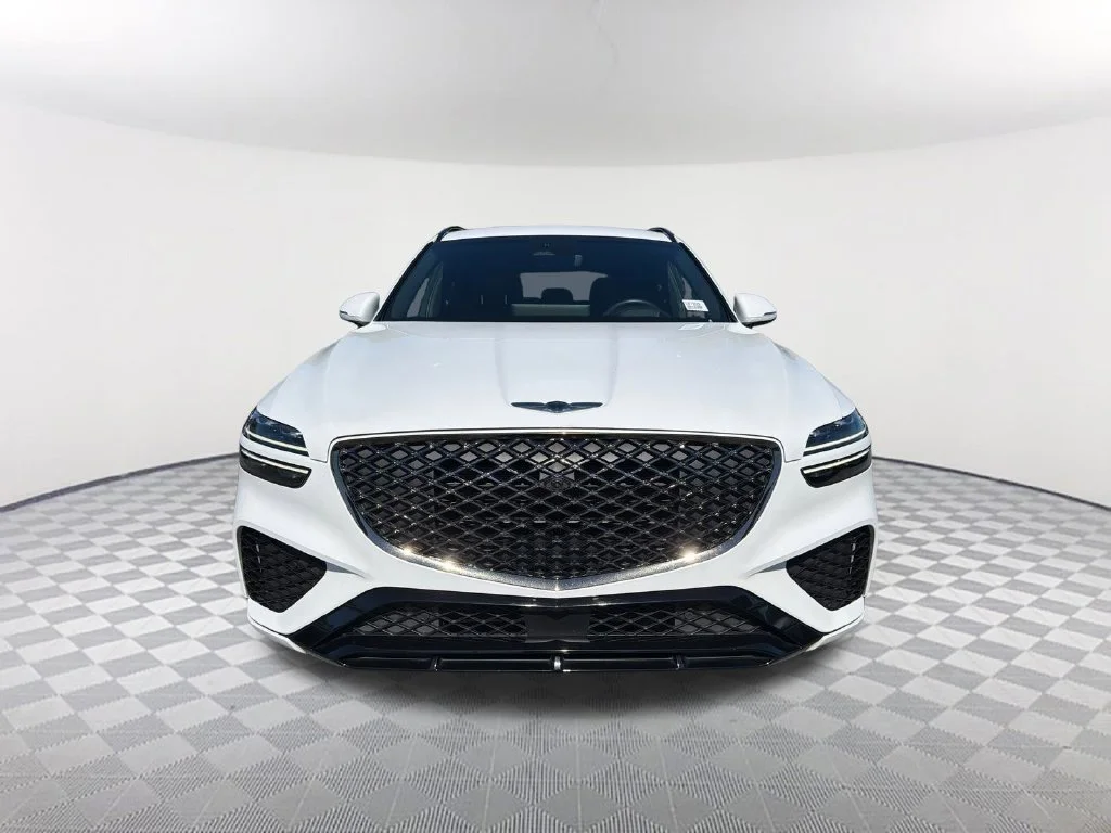 Used 2025 White Genesis 3.5T Sport image 2