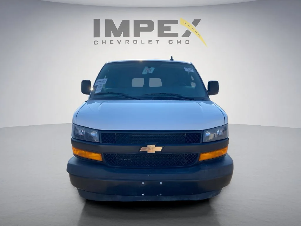Used 2025 Summit White Chevrolet 1LS image 8