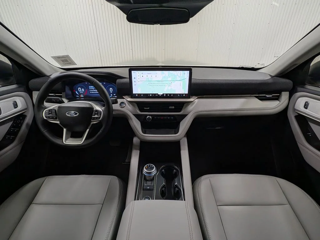 New 2026 Star White Metallic Tri-Coat Ford Active image 3