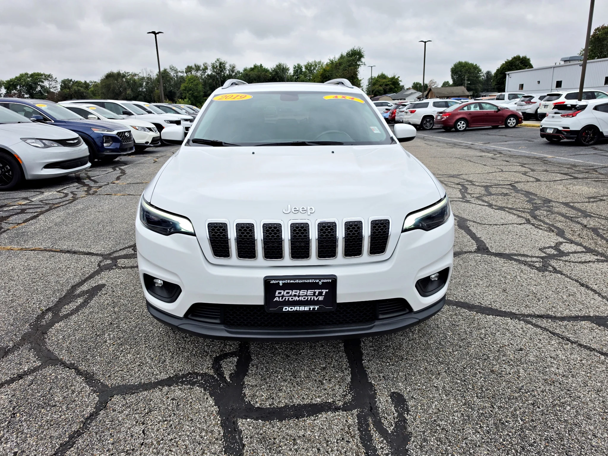 Used 2019 Bright White Clearcoat Jeep Latitude Plus image 2
