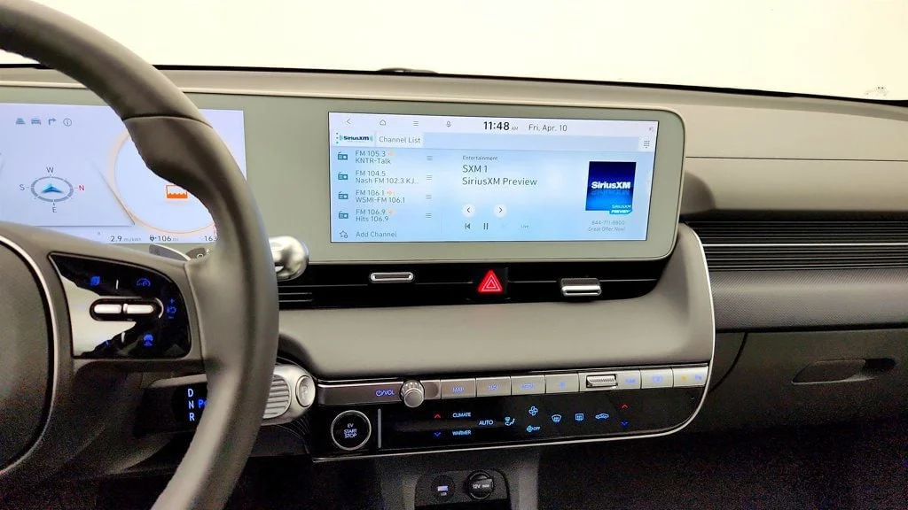 Used 2023 Atlas White Hyundai SEL AWD image 17