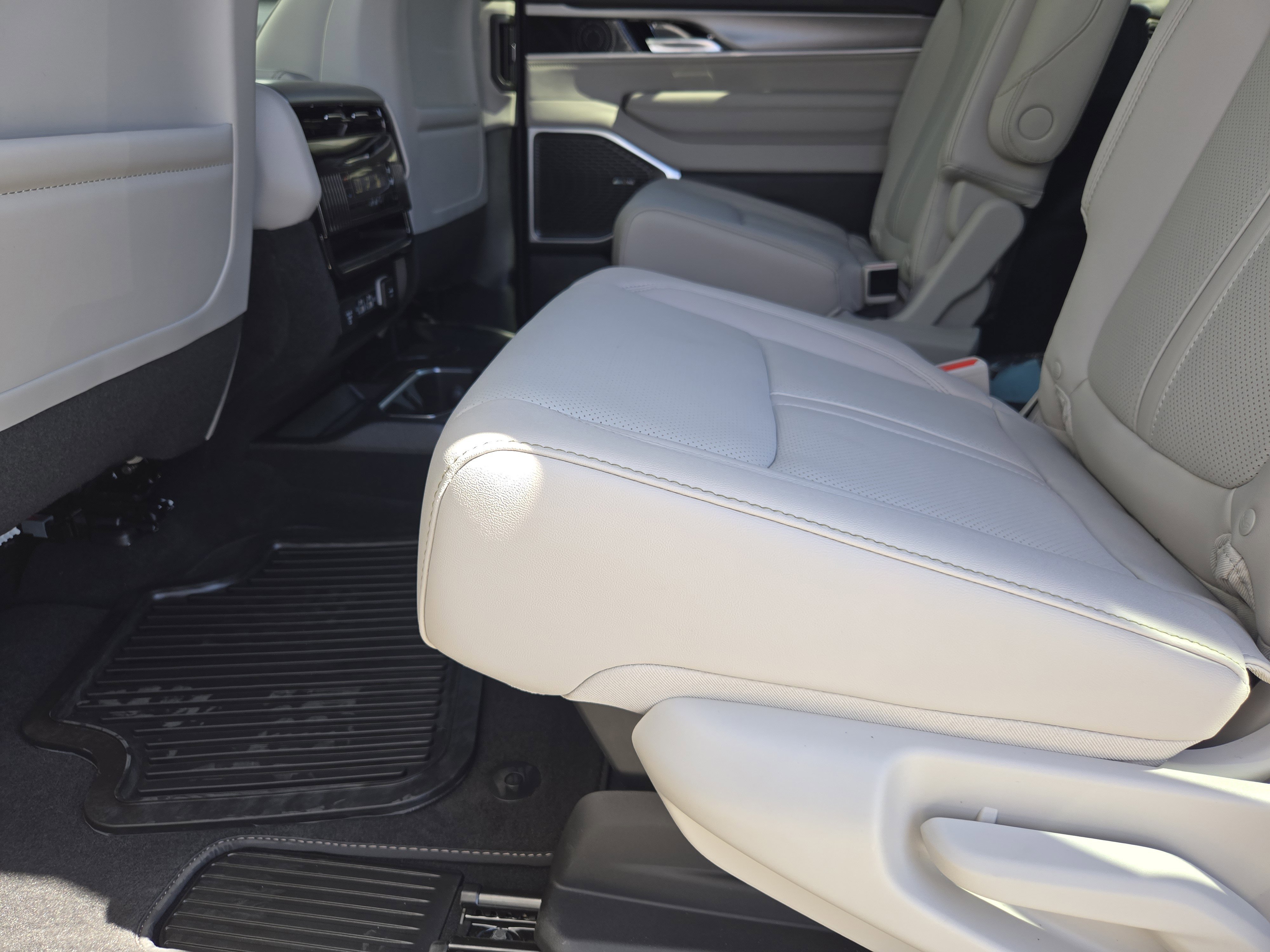 New 2026 High Gloss Black Exterior Paint Jeep  image 21