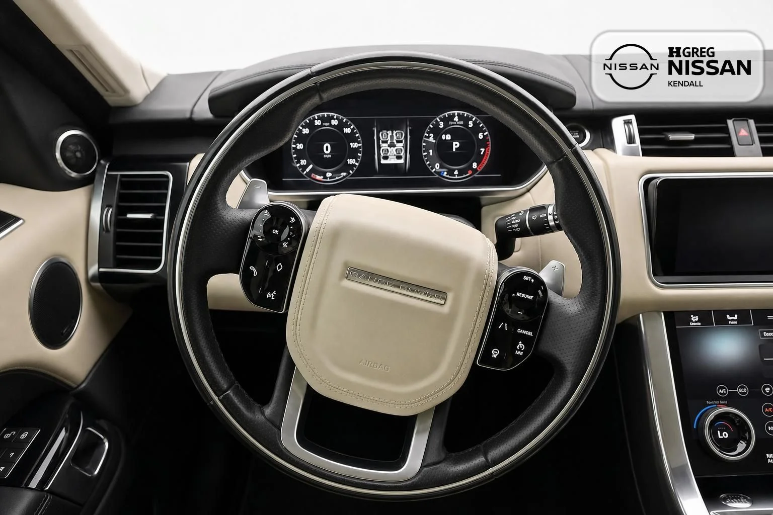 Used 2018 Gray Land Rover HSE Dynamic image 8